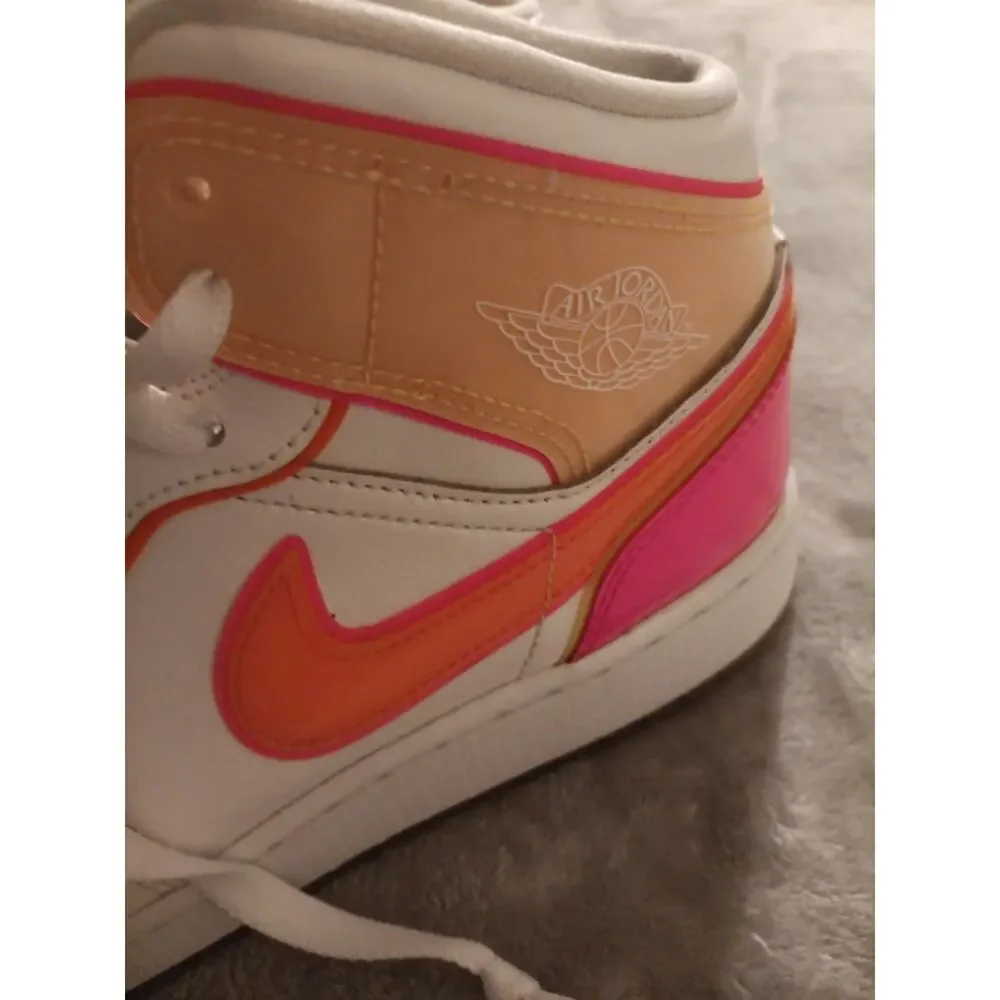 Nike Air Jordan 1 Mid GS Edge Glow White Pink Blast CV4611-100 Girls Size 6Y